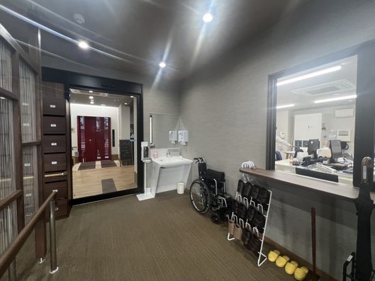 明るく清潔なエントランスホール