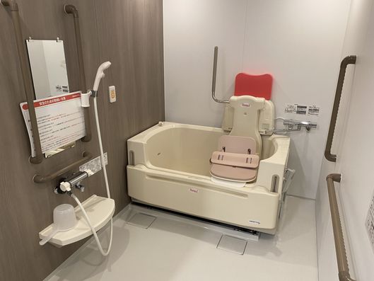 介助用浴室（リフト浴）