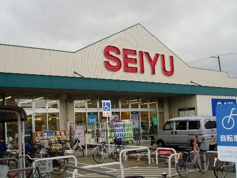 施設から徒歩圏内にスーパーがあり、お散歩ついでに食品や日用生活品をお買いお求めいただける便利な環境である。