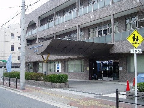 施設から徒歩の距離には市の老人保健施設がある。予防デイケアを行っているので、ご興味がある方に便利な立地である。