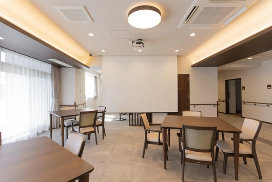 2階食堂兼機能訓練室スクリーン