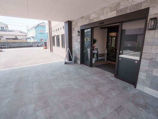 エントランス外観