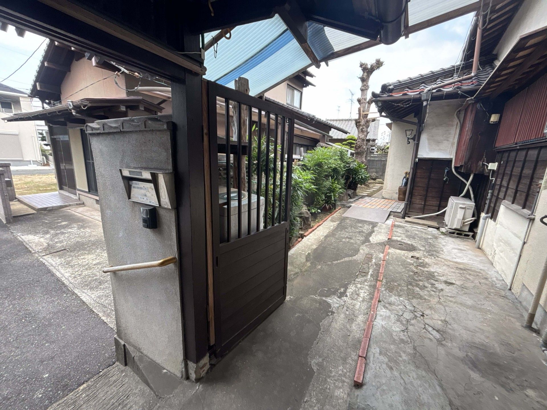 玄関の通路