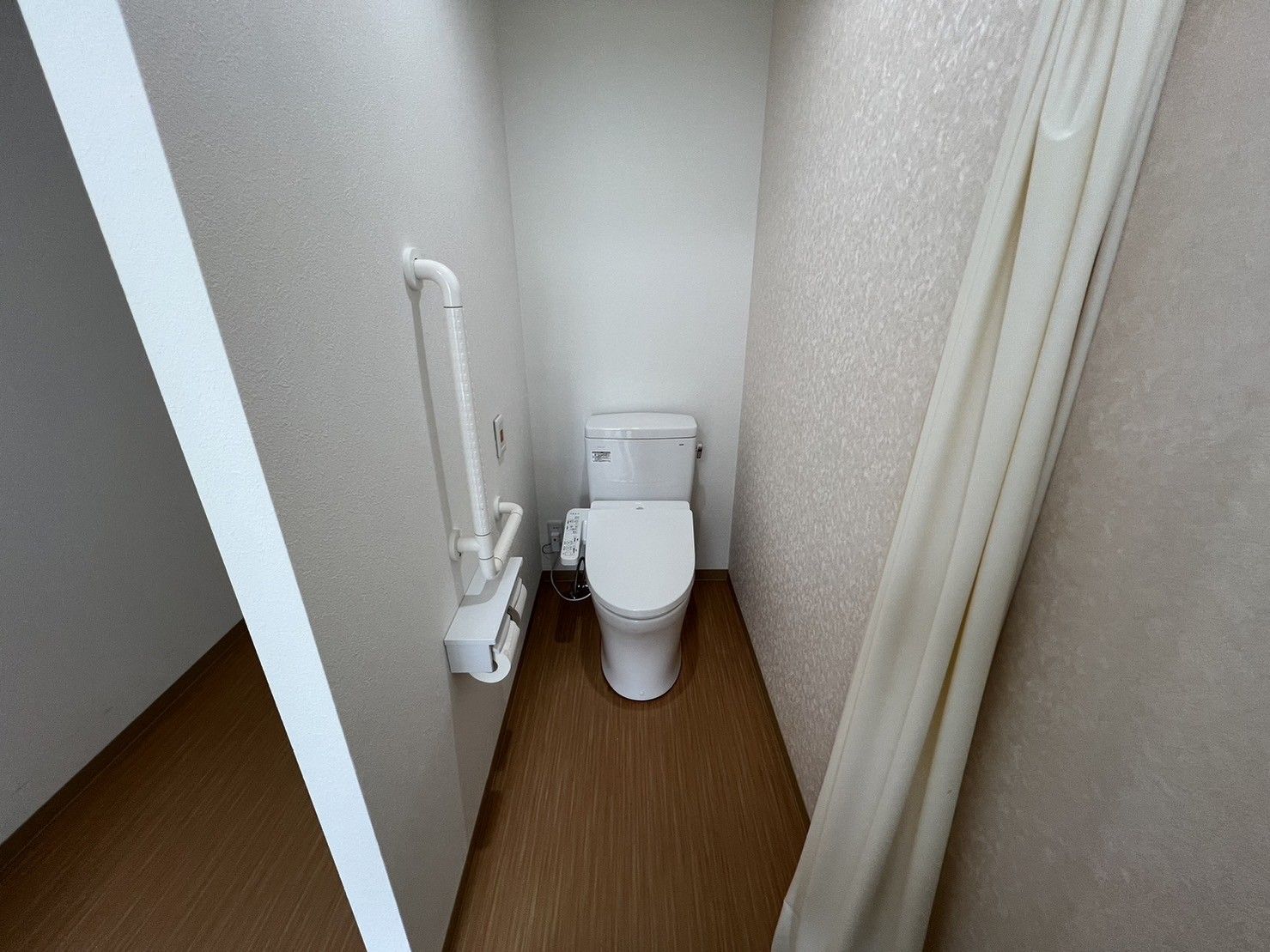 手すり付きトイレ空間