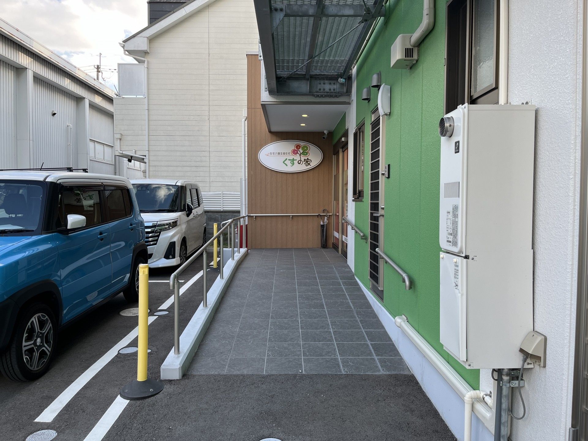 入口のアプローチ