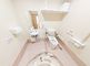 バリアフリー設計のトイレ空間