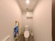 バリアフリー設計のトイレ空間