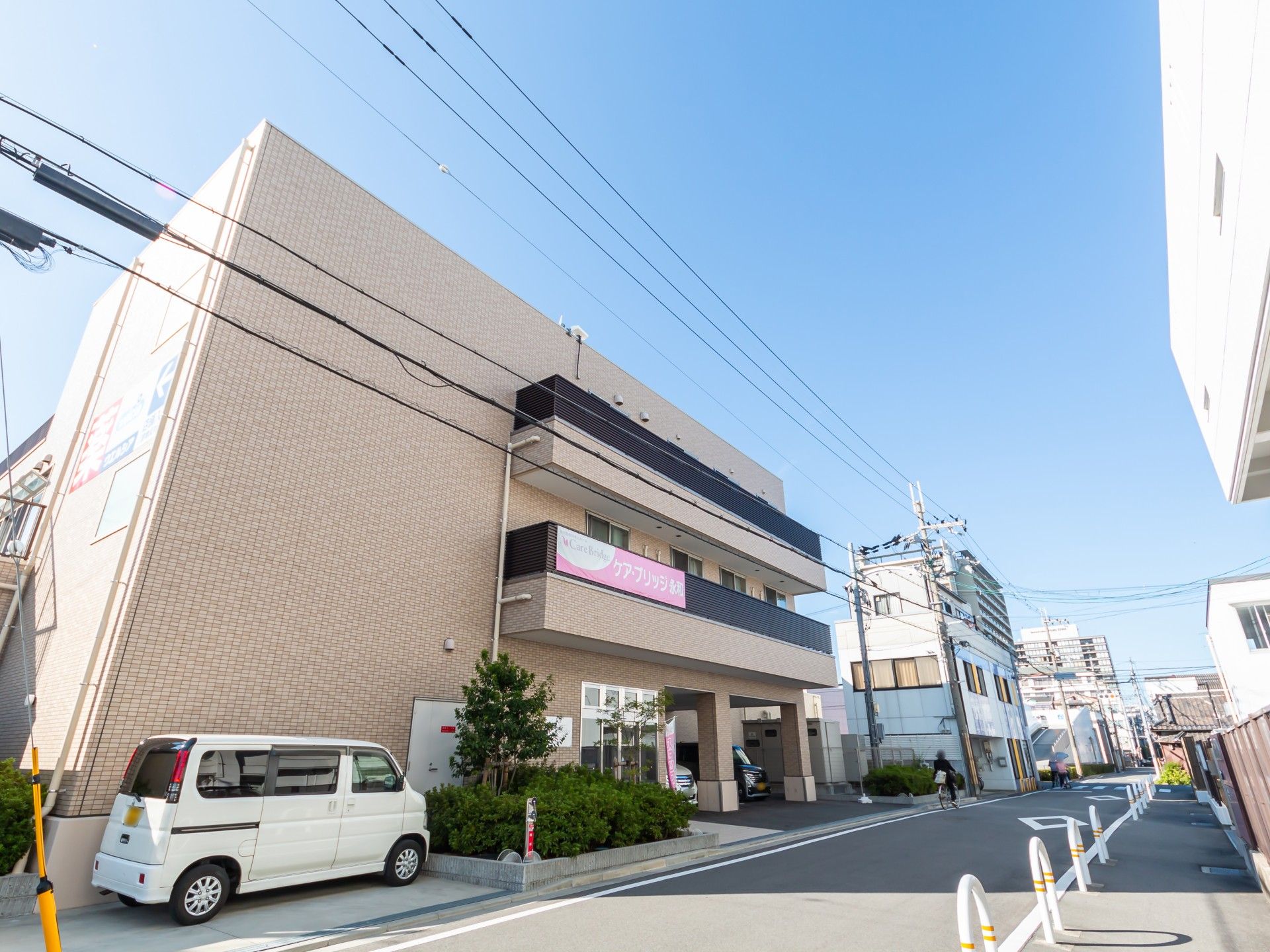 都市型の建物外観