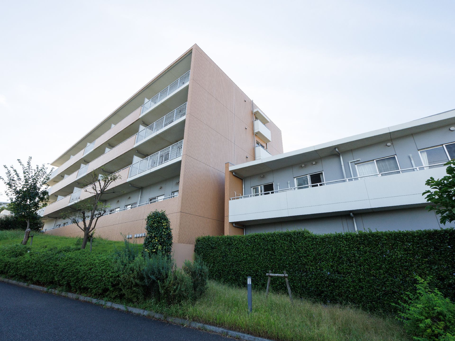 マンションのような介護施設の外観