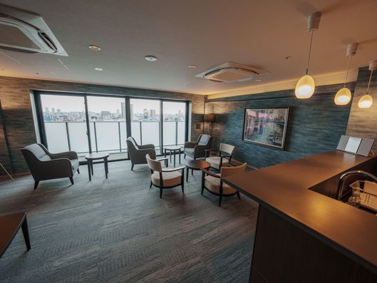 スカイラウンジ