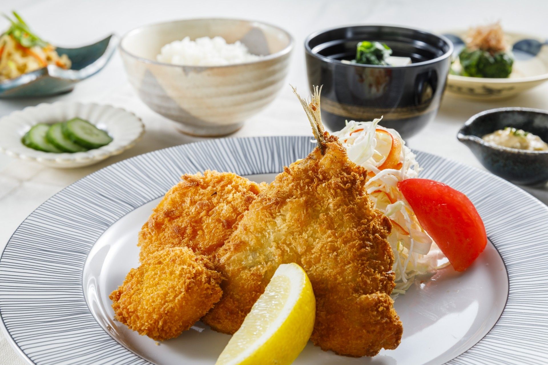和食の食事風景