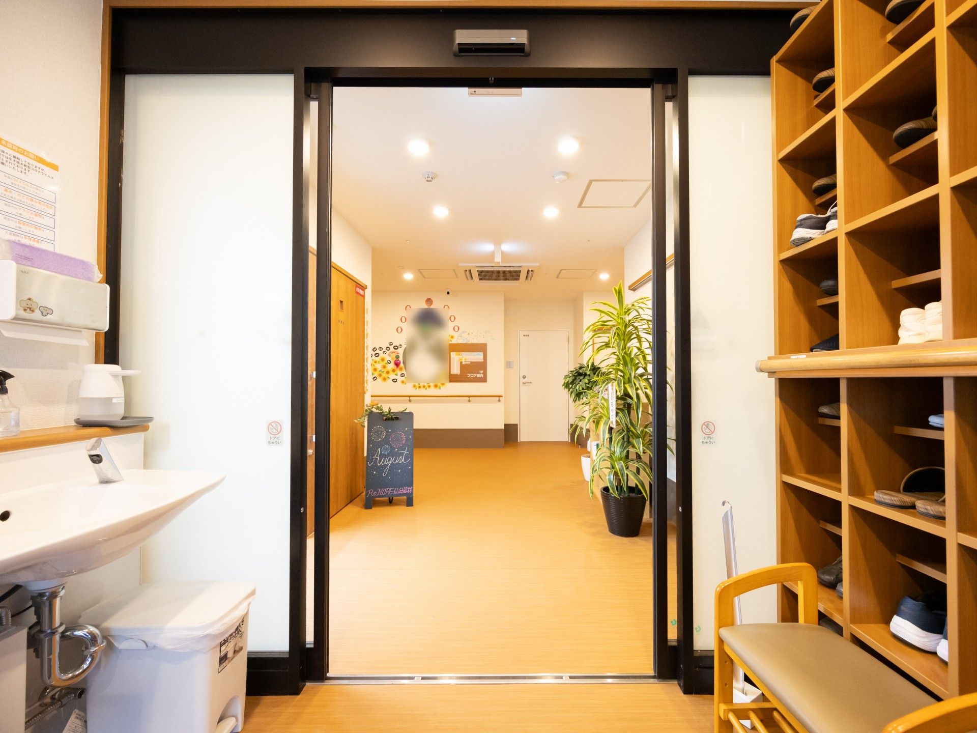 広い玄関スペース