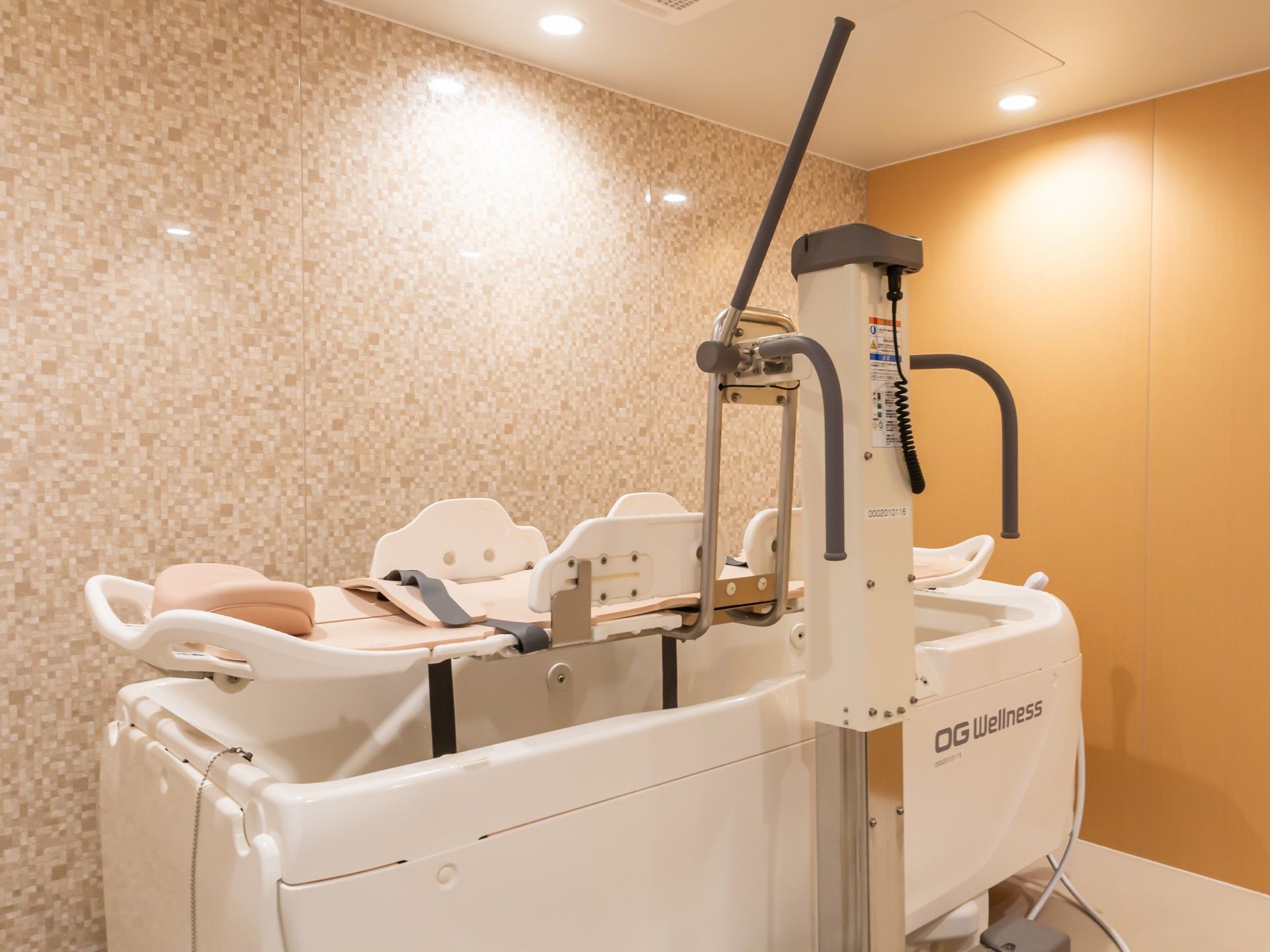 談笑する2人の女性