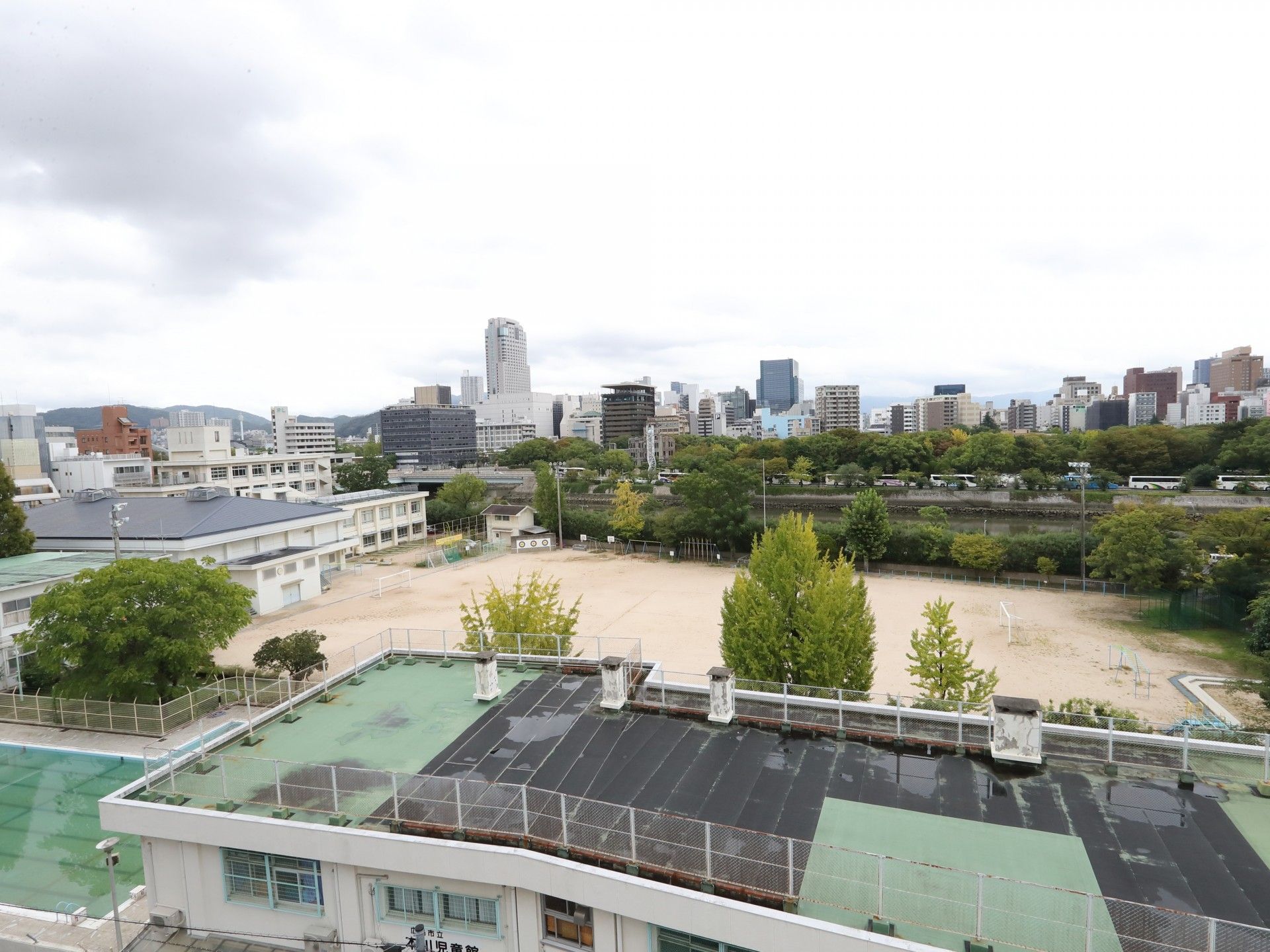 建物から見える景色