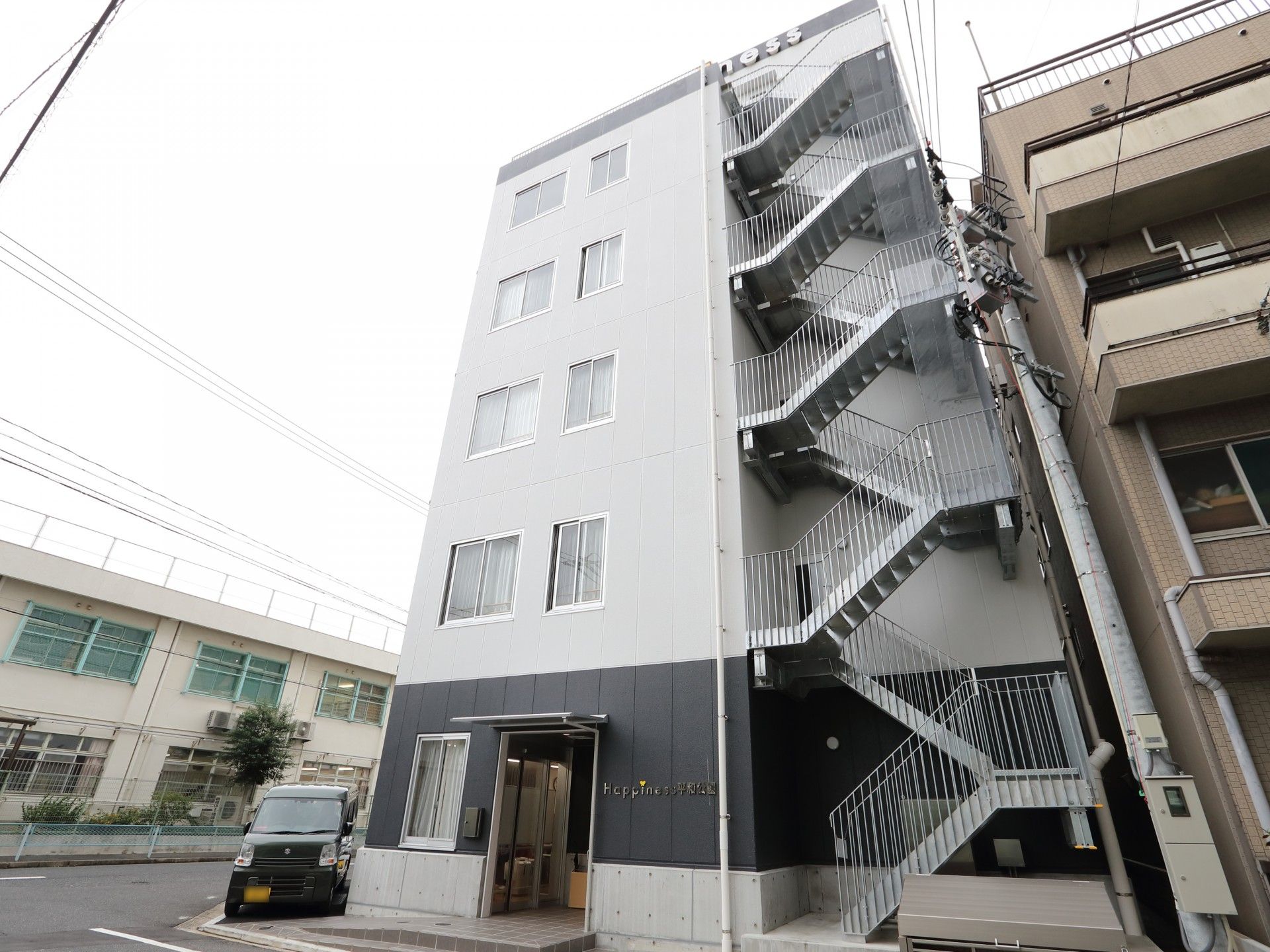 モノトーンな建物