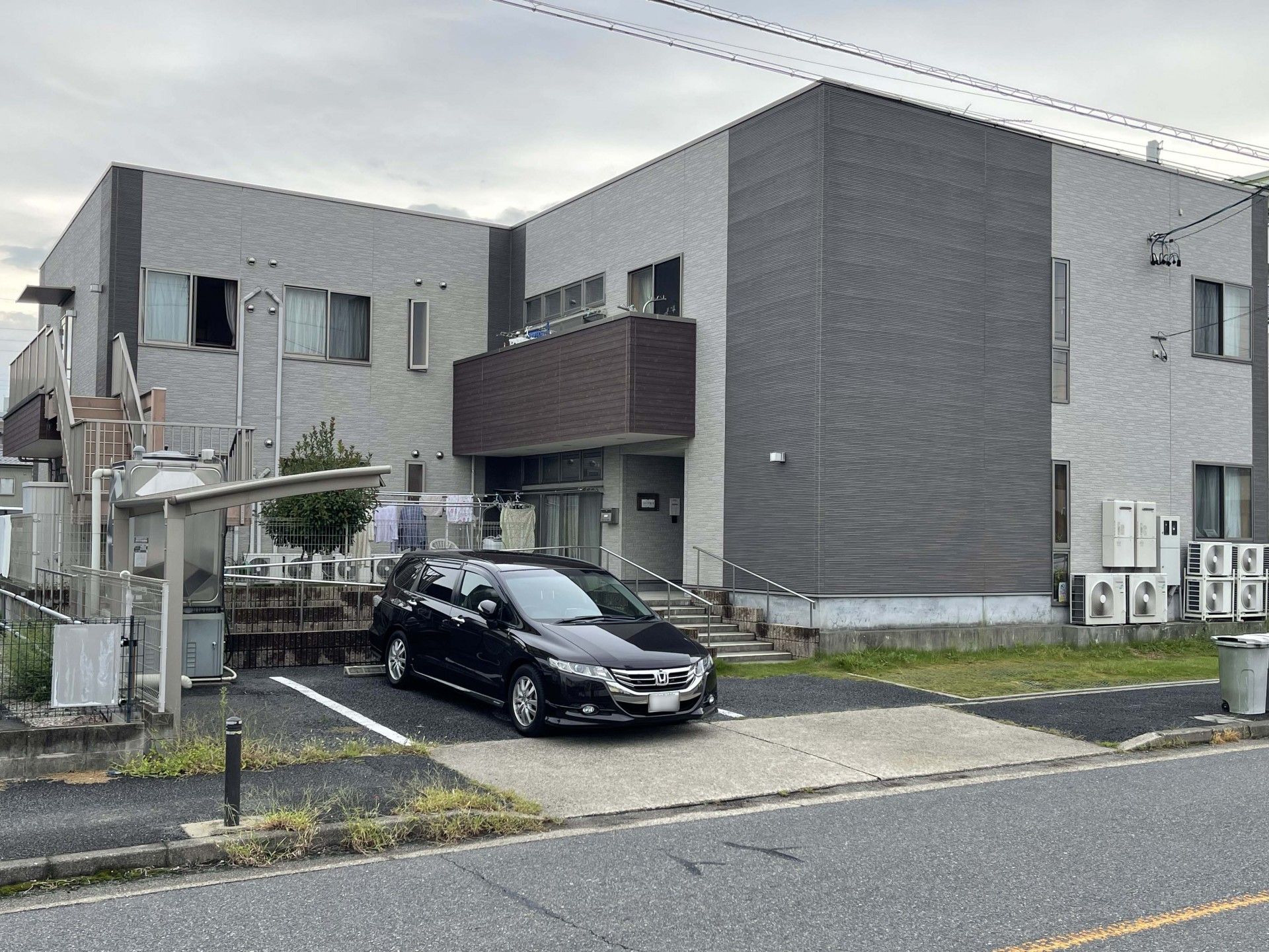 グレーを基調とした外観