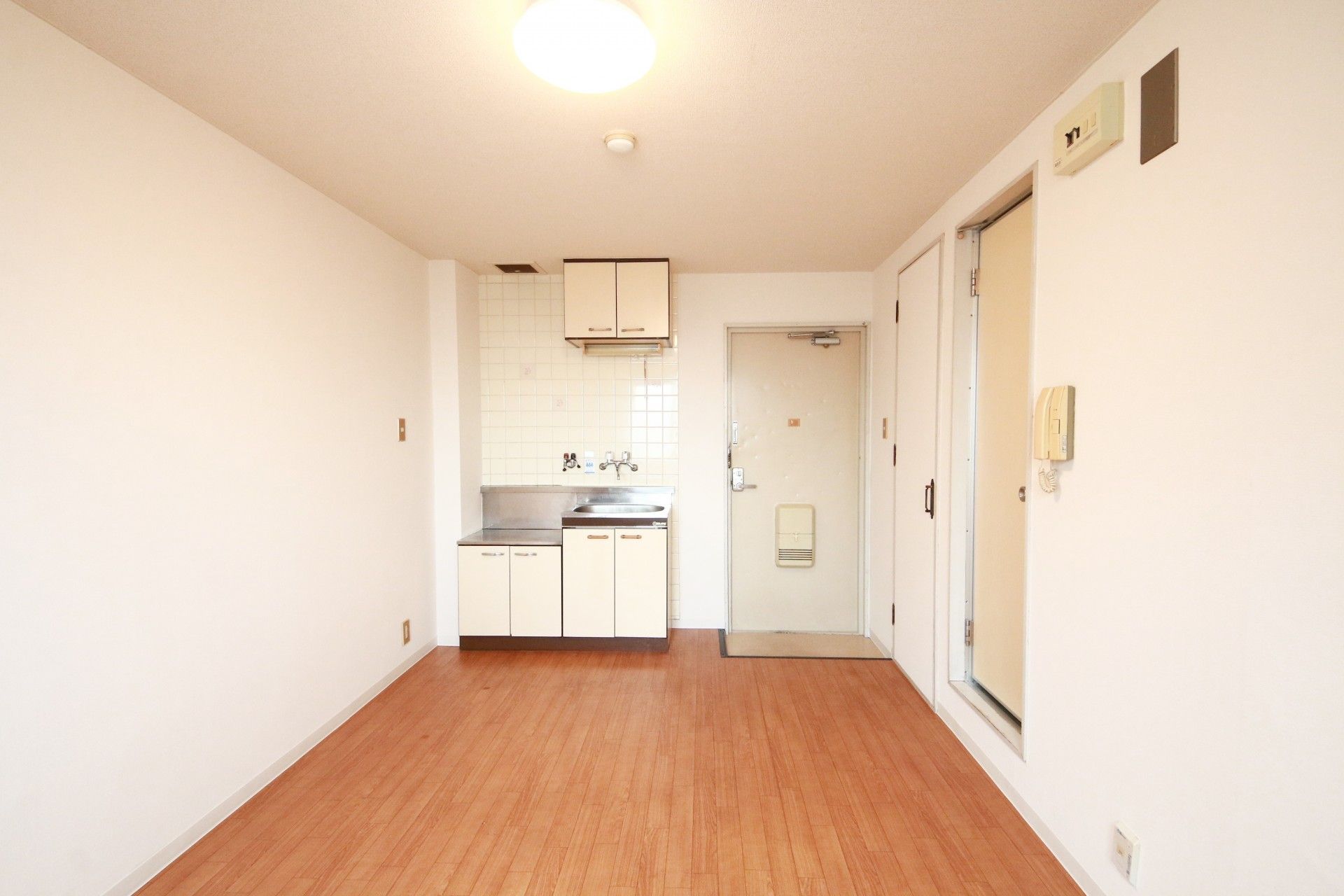 キッチンが設置された居室