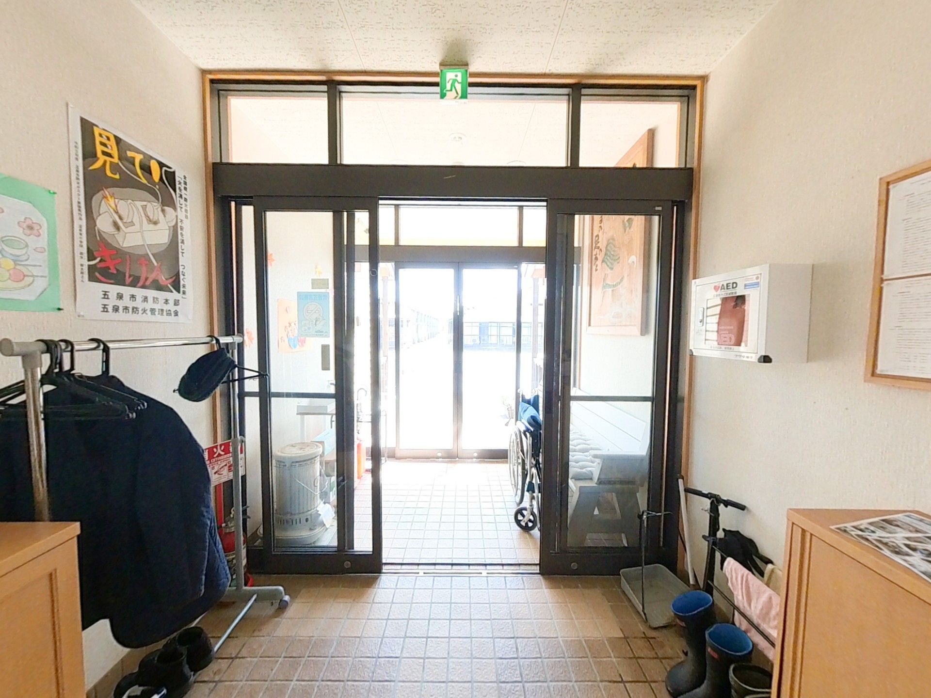 明るいエントランスホール
