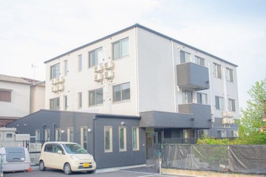 清潔な外壁の建物外観