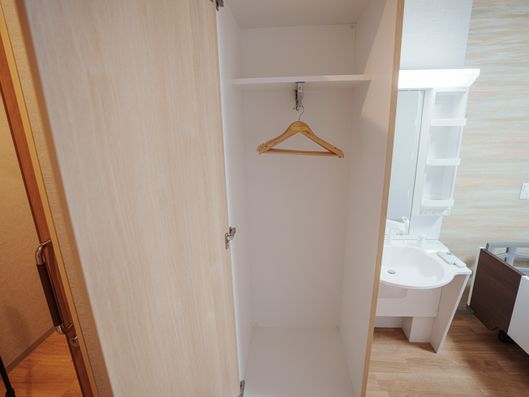 クローゼットと洗面台