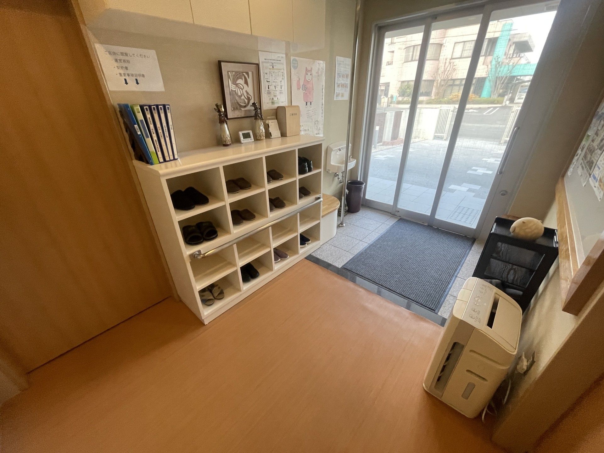 靴箱と出入口