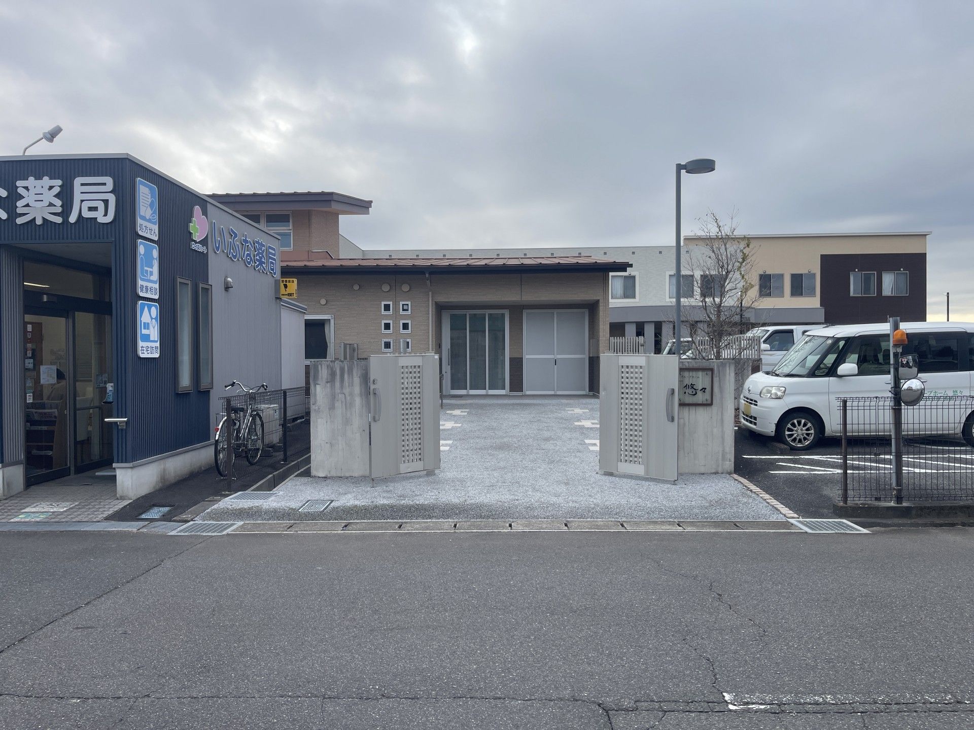 薬局と施設の入口