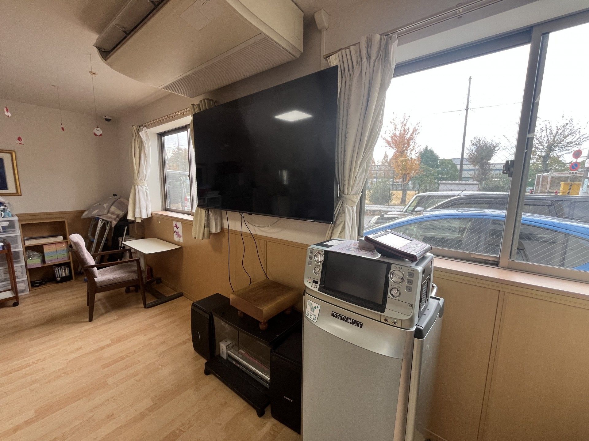 大きなテレビのある部屋