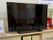 快適な居間の大型テレビ