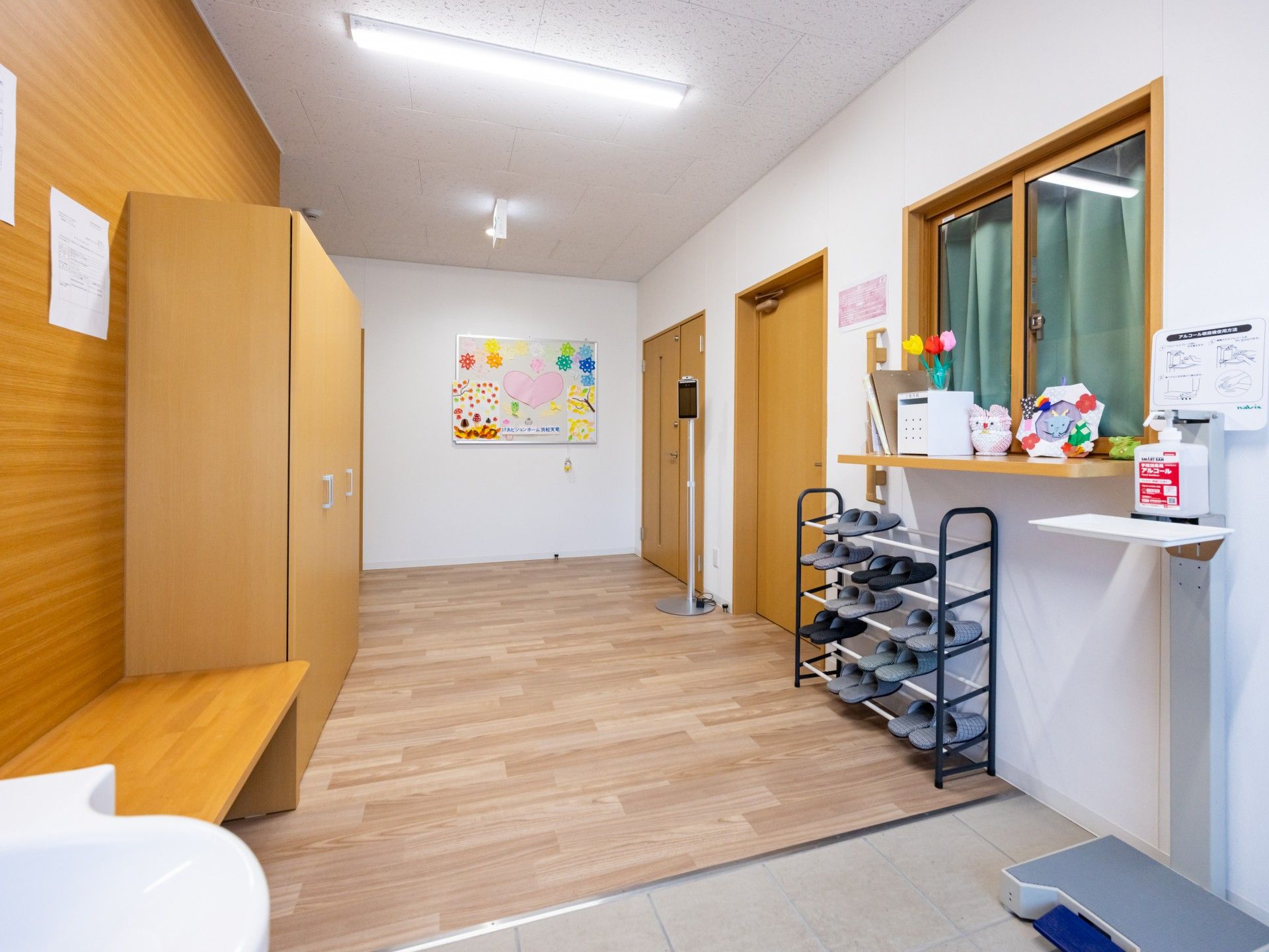 ご入居者様を見守るスタッフ