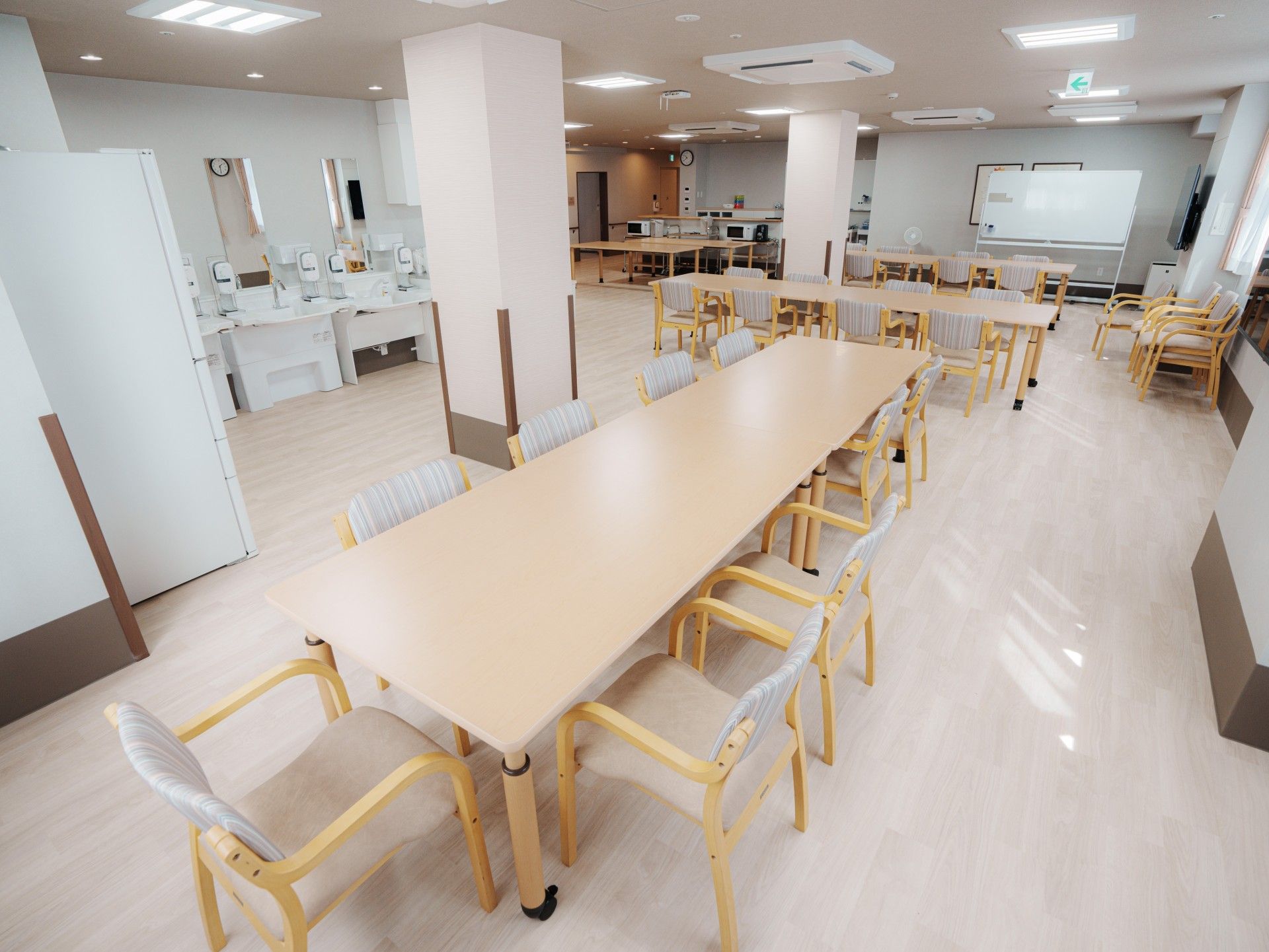 ご入居者様を見守る看護士