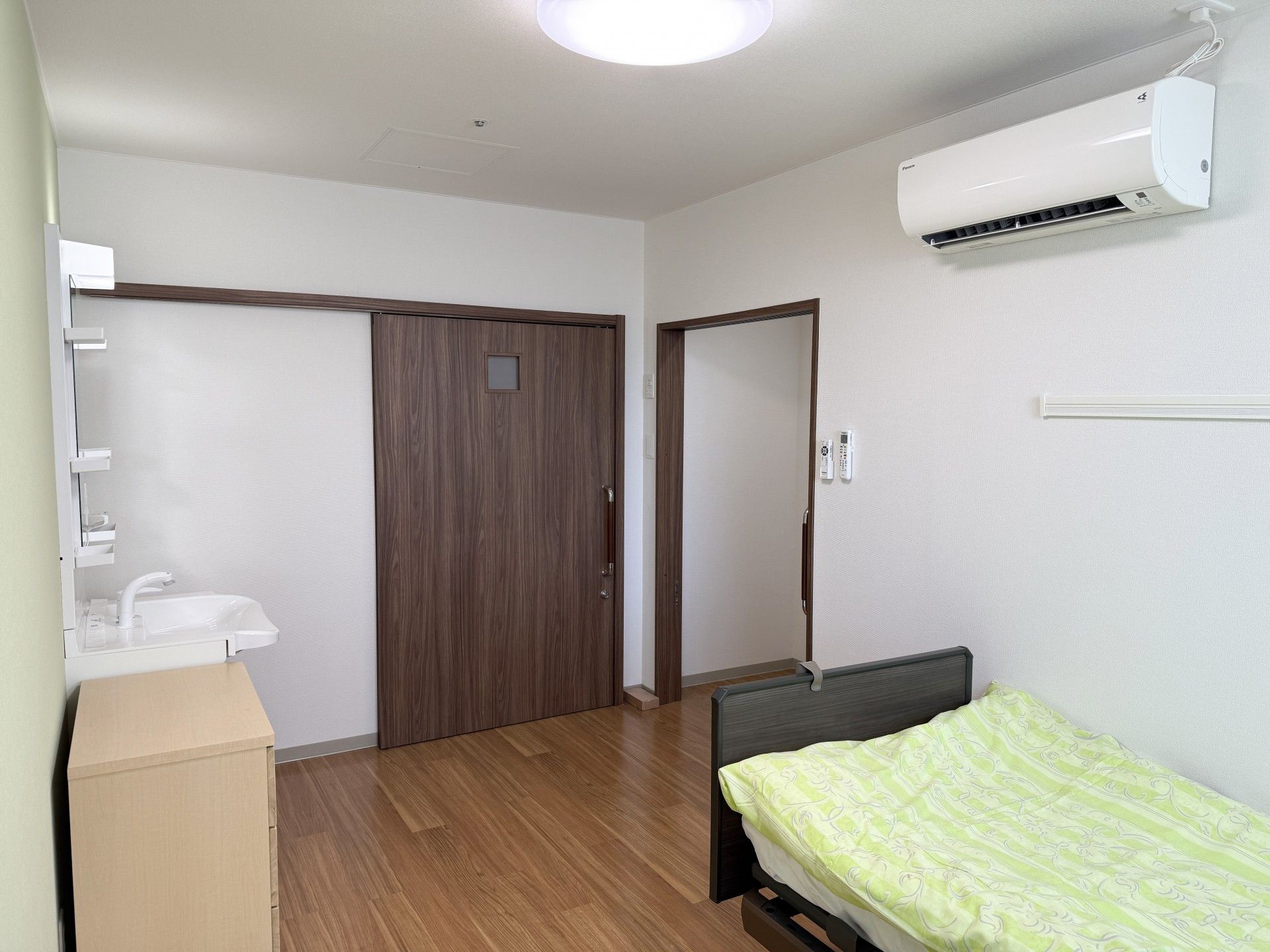 落ち着いた個室の様子