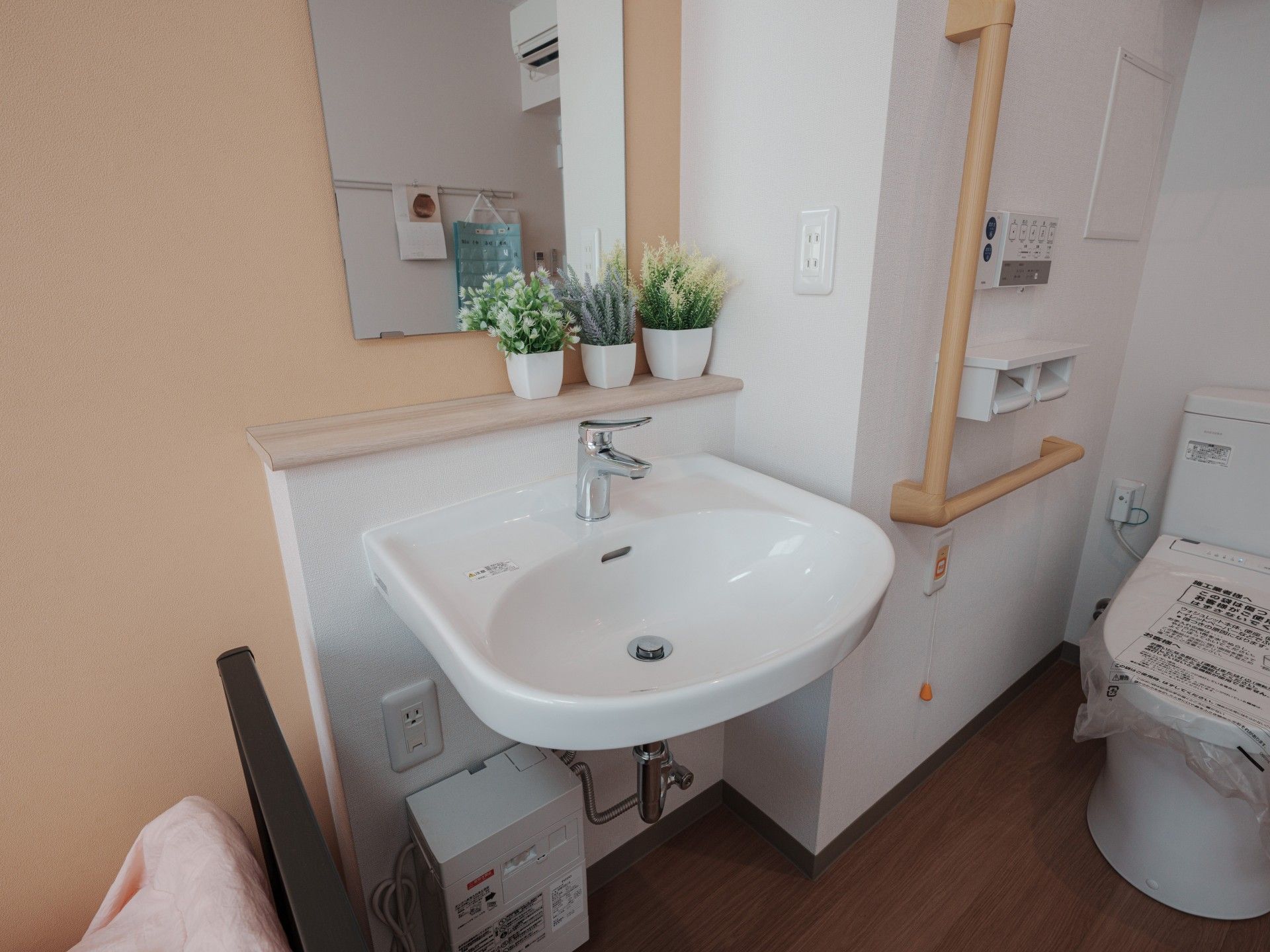 手洗い場とトイレ