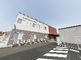 ゆったりとした駐車場の風景