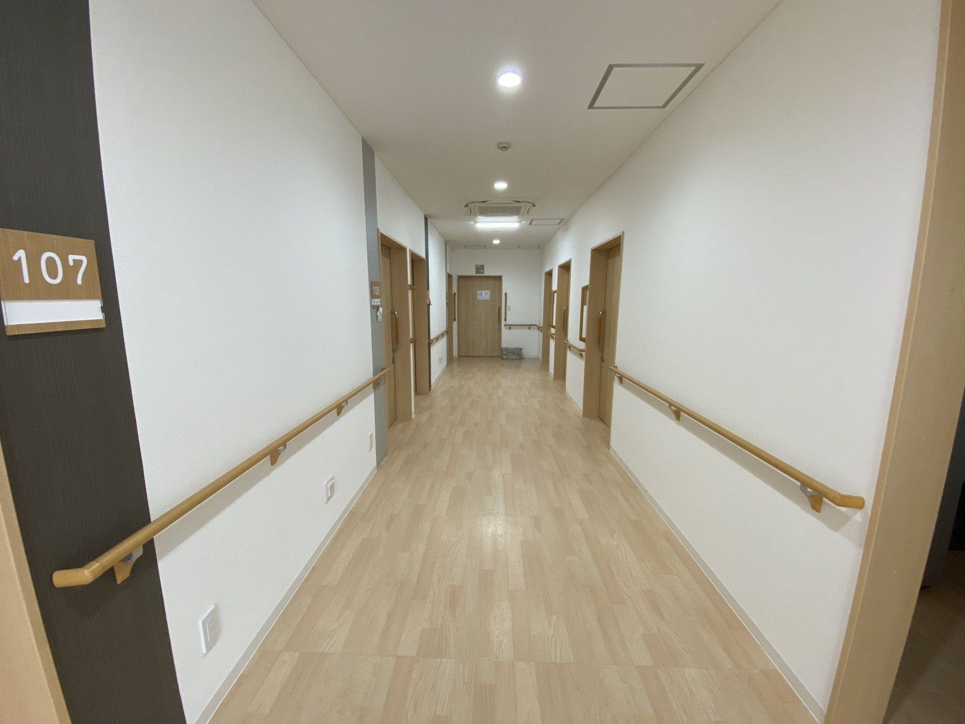 介護スタッフとご入居者様