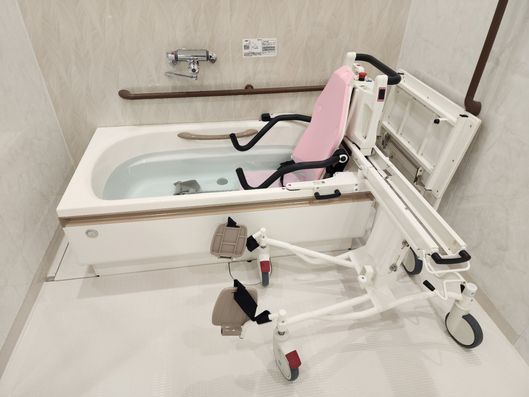 介護フロア浴室