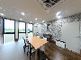 広々とした明るい共有スペース