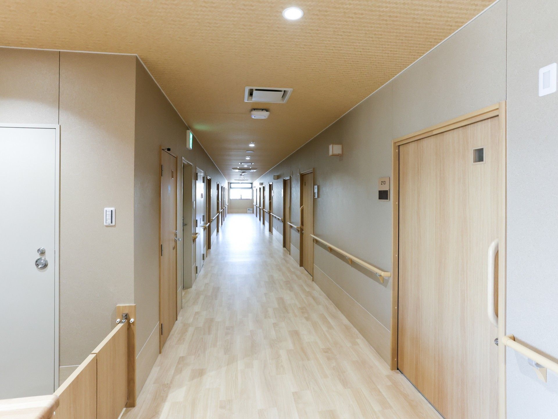 清潔感のある居室廊下