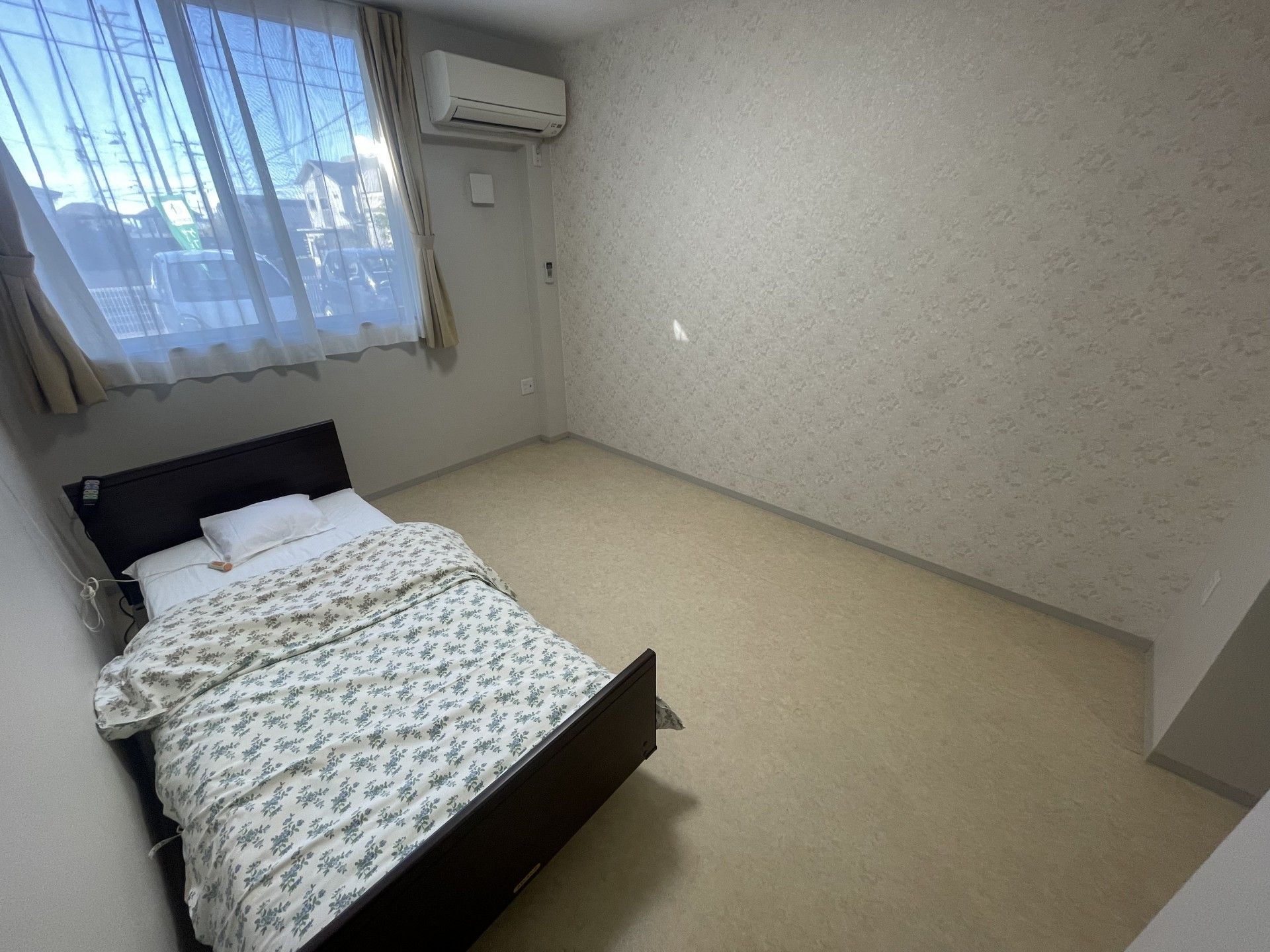 快適な個室の寝室