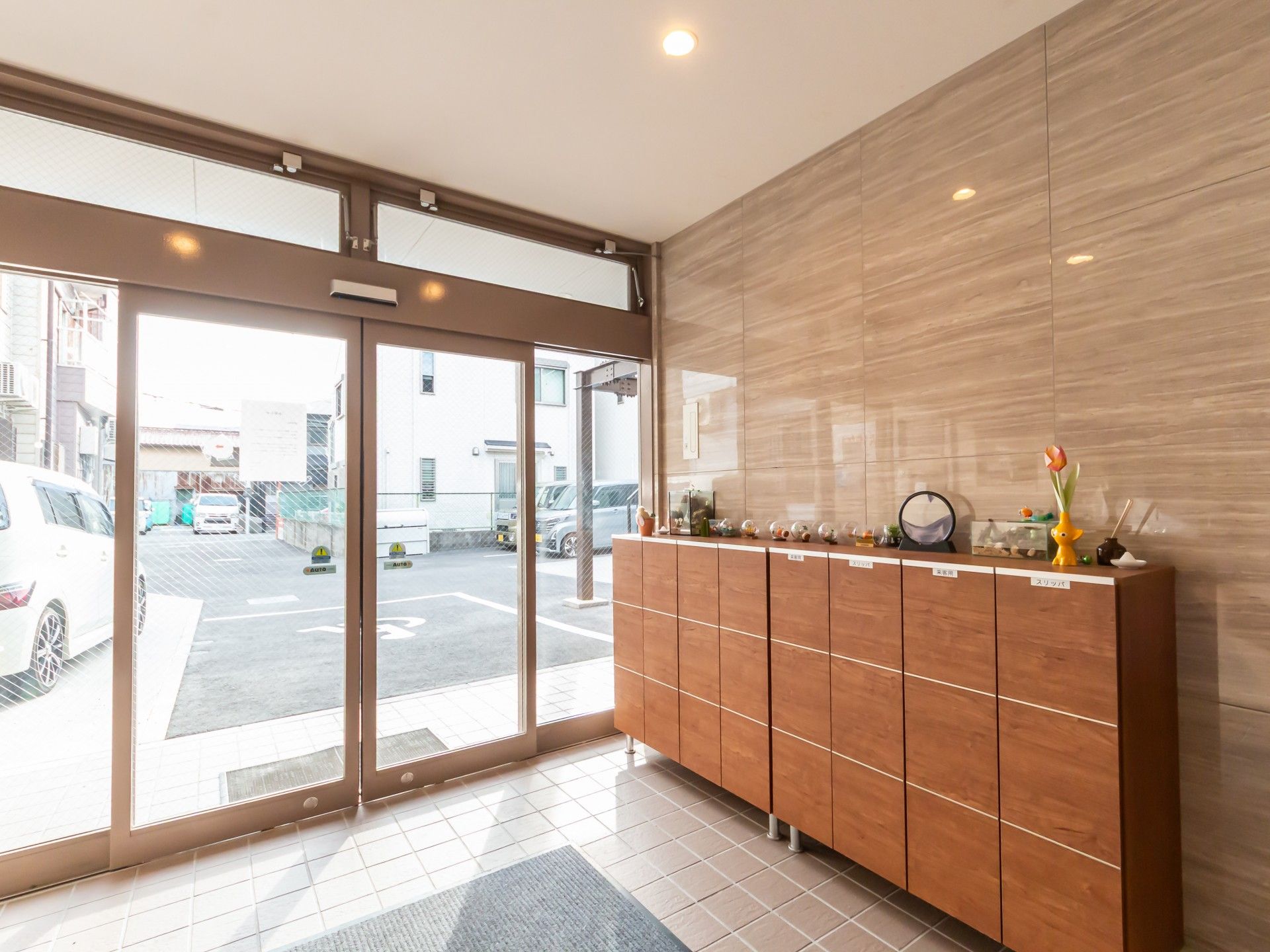 明るいエントランス