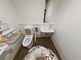 介護施設の明るいトイレ空間