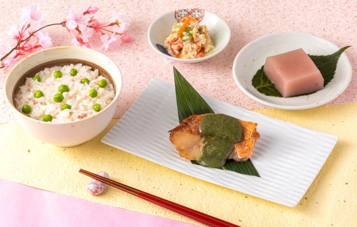 和食の彩り豊かな食事風景