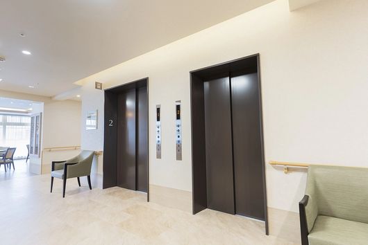 2階エレベーターホー ル