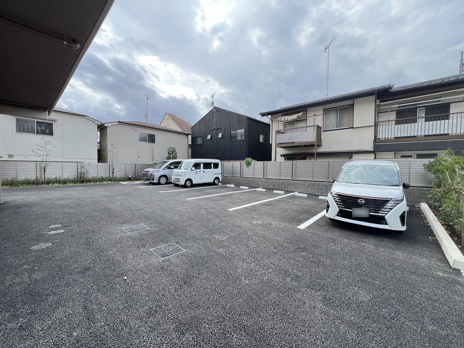 広々とした駐車場