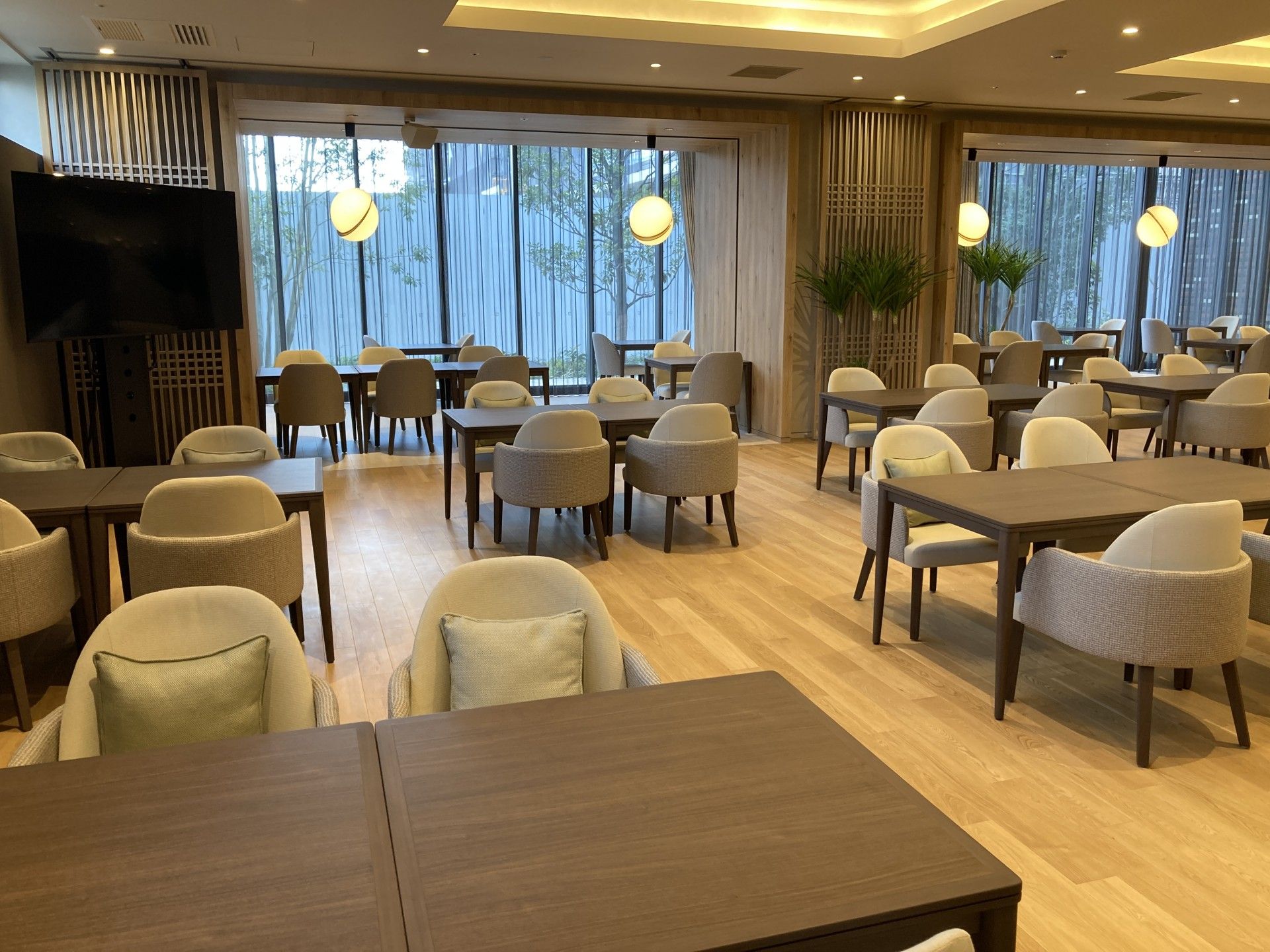 落ち着いた雰囲気の食堂