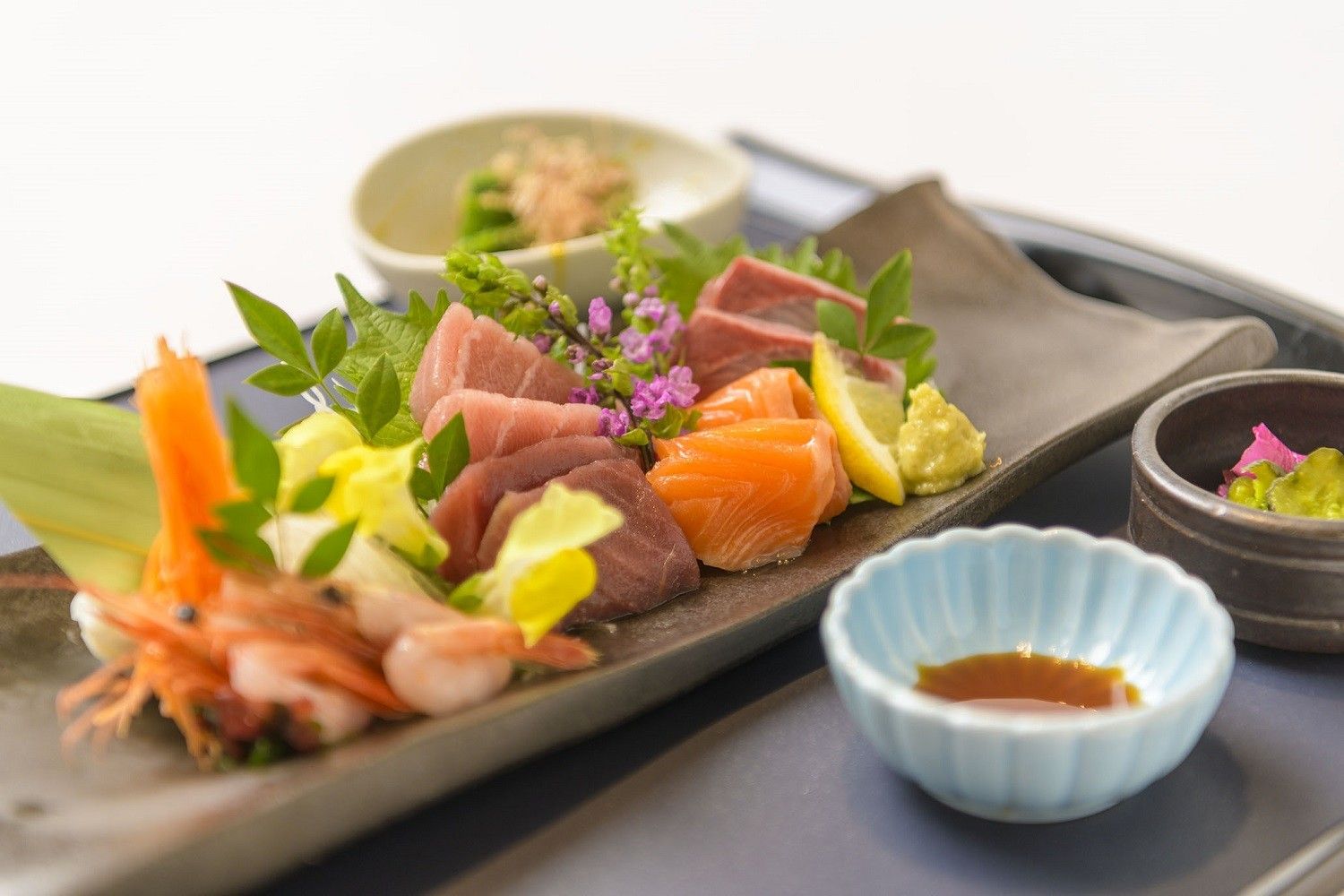 彩り豊かな和食の盛り合わせ