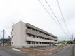 広々とした建物の外観