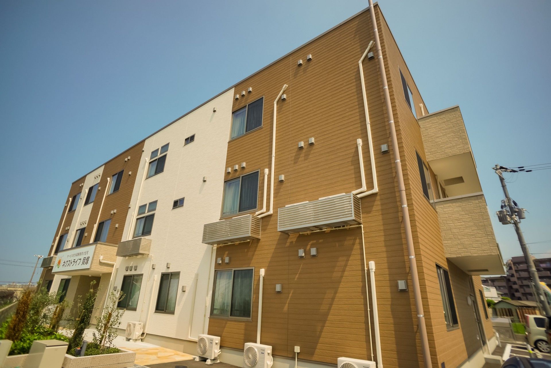 3階建ての外観