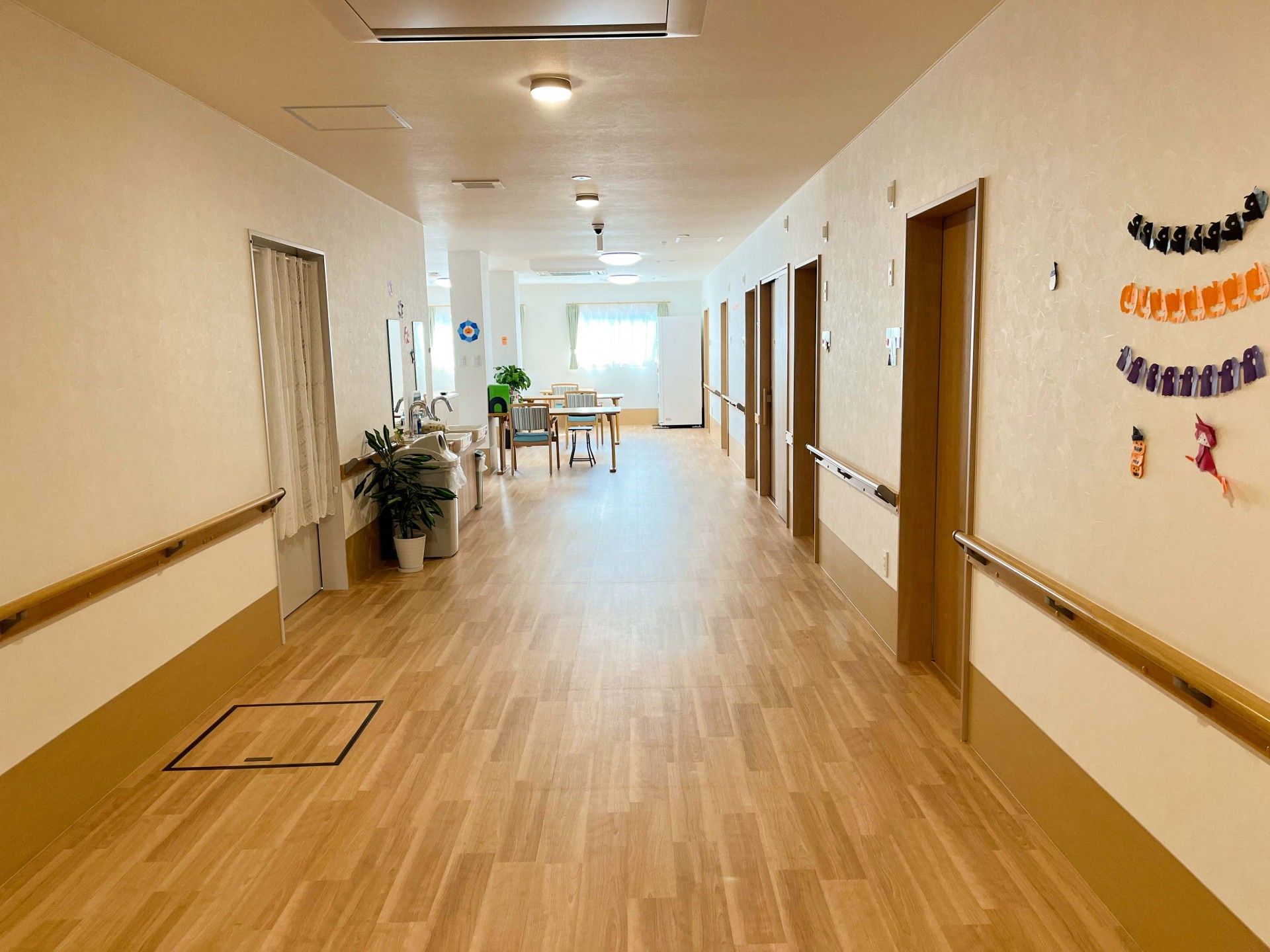 手すりのある廊下