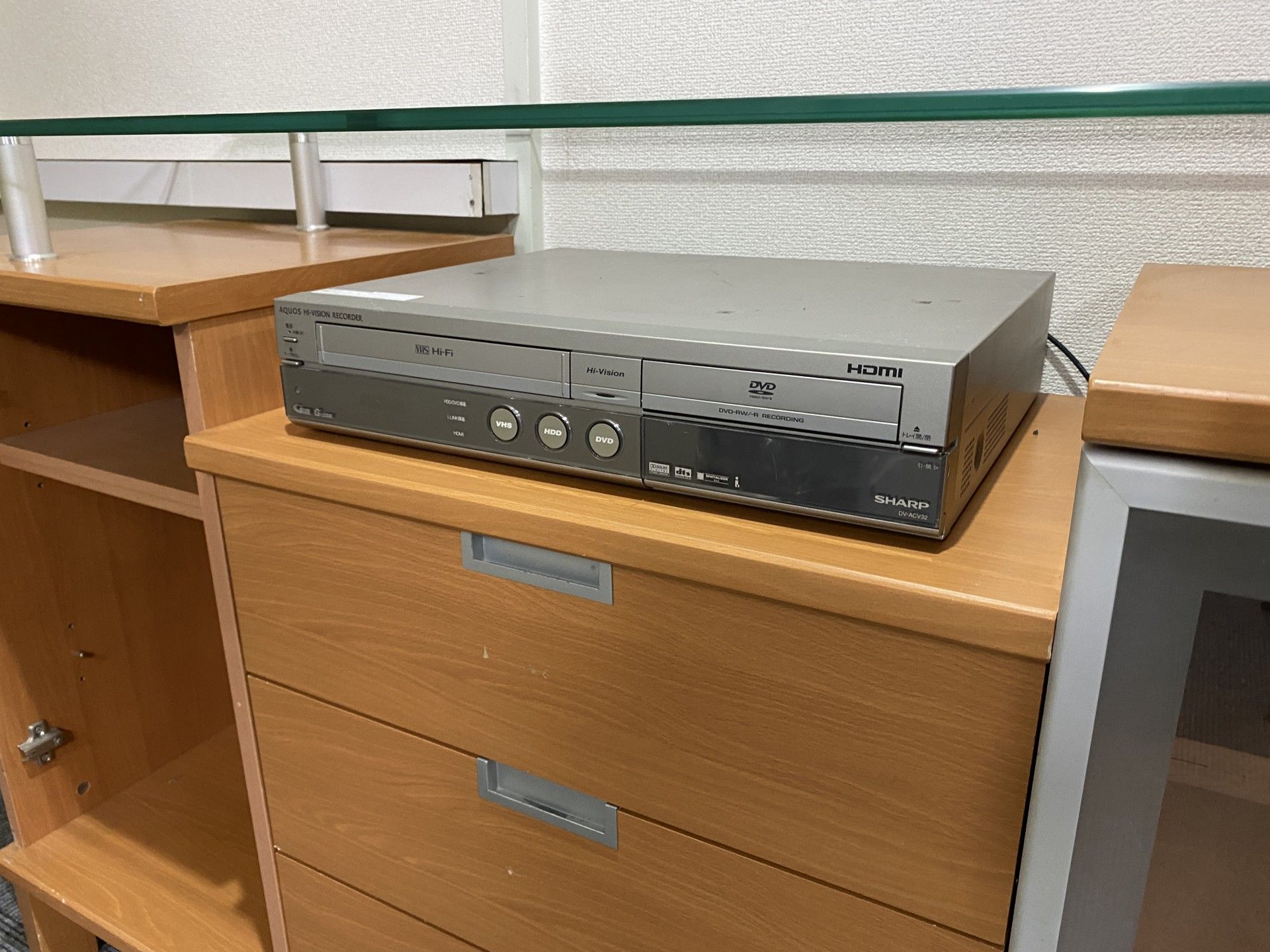 快適な映像設備のある部屋