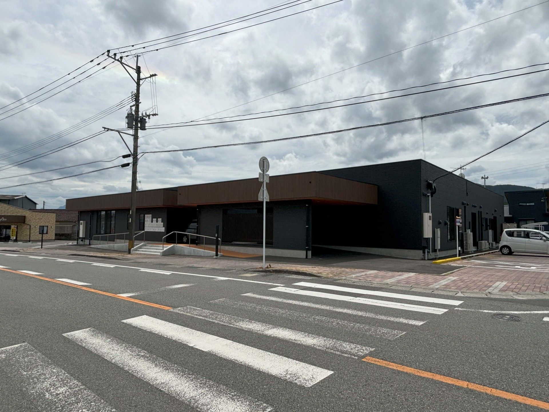 モダンな建物の外観